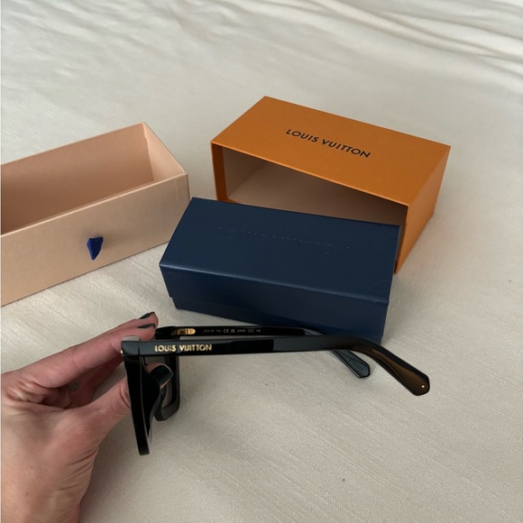 Louis Vuitton sunglasses (Brand new) - Picture 6 of 9